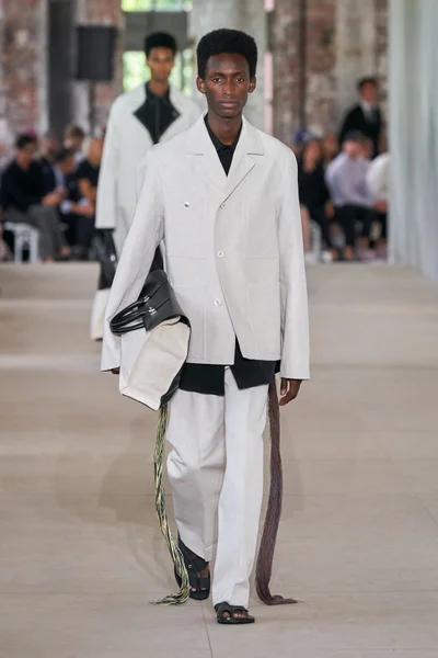 Look 39